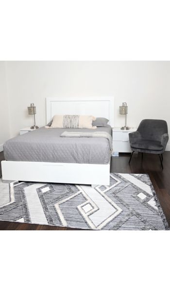 Cama Mónaco en tamaño king con dos mesas de noche