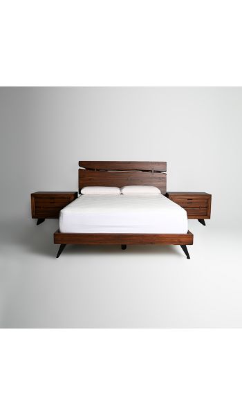 Cama Carpentry en tamaño King con 2 mesas de noche