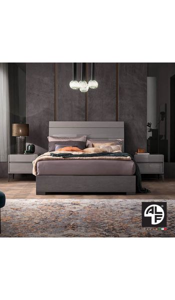 Cama Graphite en tamaño Queen con dos mesas de noche